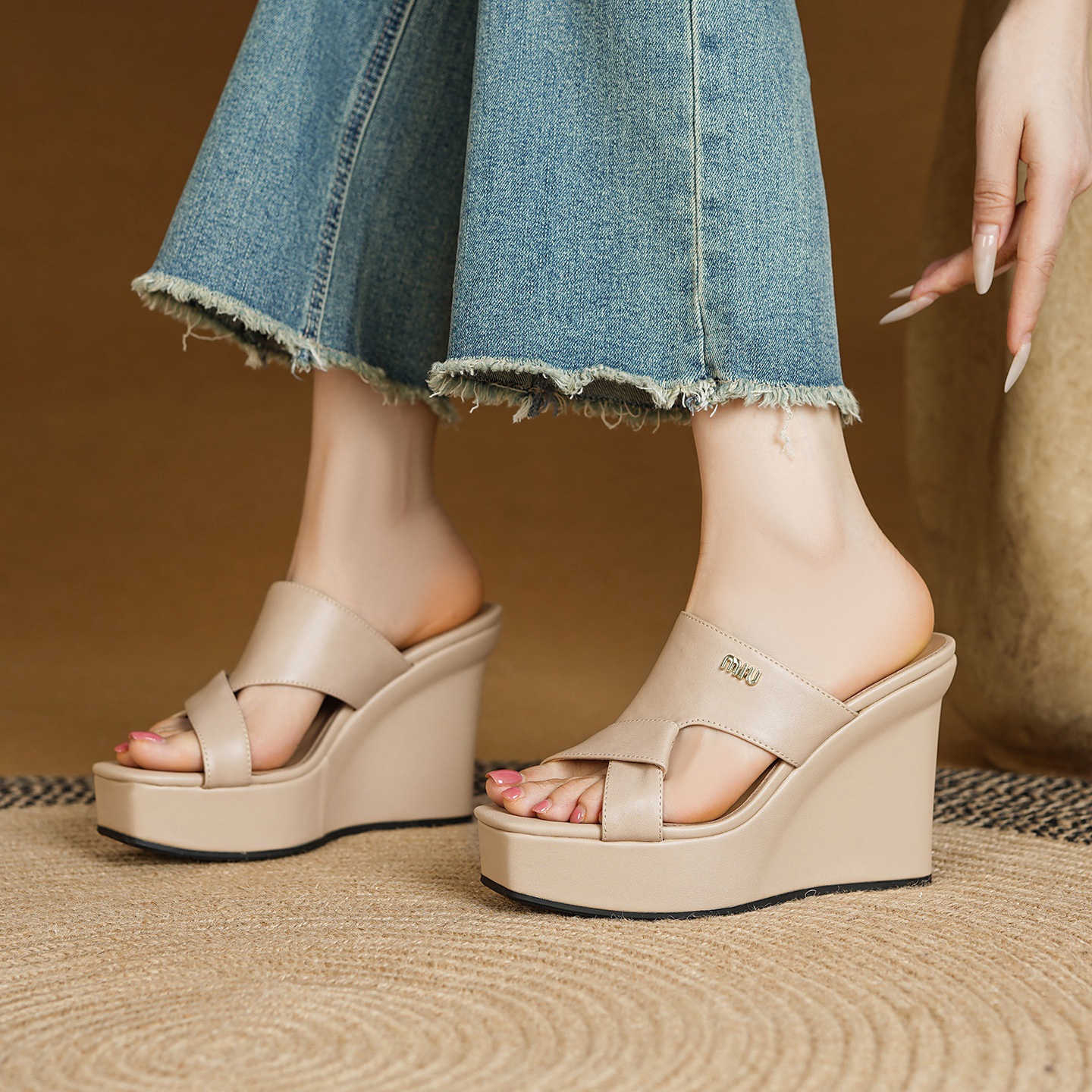 Sandal nữ hở mũi da bò đế xuồng cao gót mùa hè phong cách Âu Mỹ — màu nâu