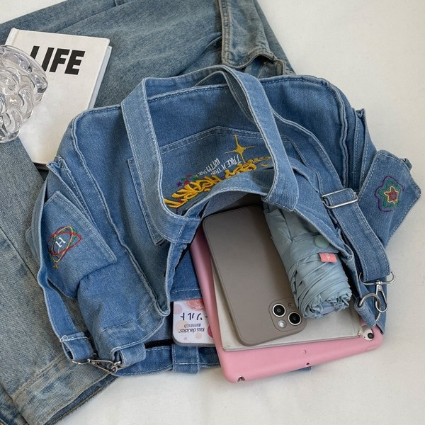 Nuevo bolso de mezclilla bordado de gran capacidad bolso de hombro de estilo universitario retro bolso de viaje de viaje de moda