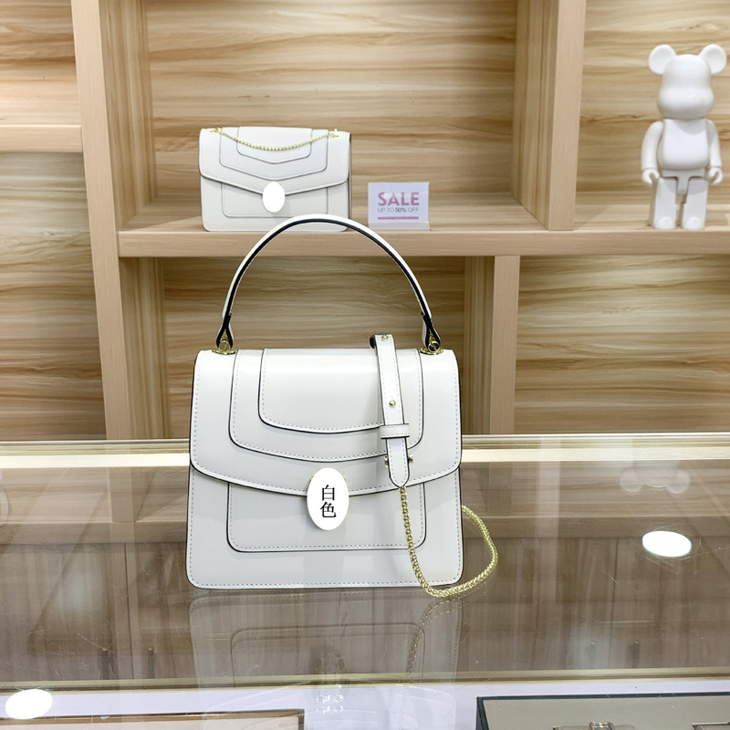 Light Luxury Women's Handbag 2026 New Model Niche Large Capacity Crossbody Bag Commuter Shoulder Underarm Small Square Bag Light Luxury Women's Handbag 2026 New Model Niche Large Capacity Crossbody Bag Commuter Shoulder Underarm Small Square Bag