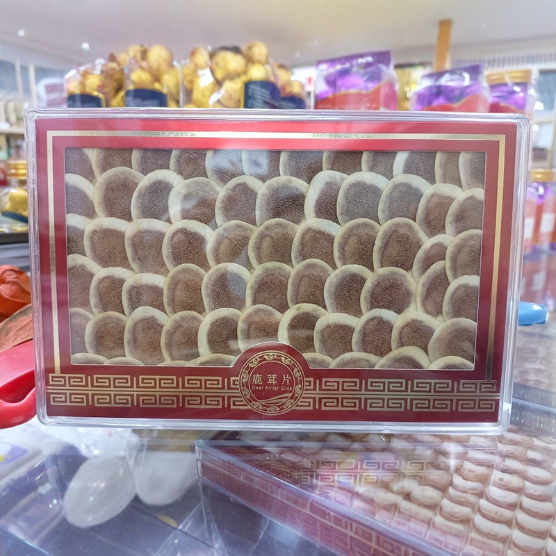 人気の鹿茸の赤い粉の切れの正統の鹿茸の白い粉の血の切れの梅の鹿のふわふわしている切れの漢方薬の材料の男性は酒を浸して生放送します。|undefined