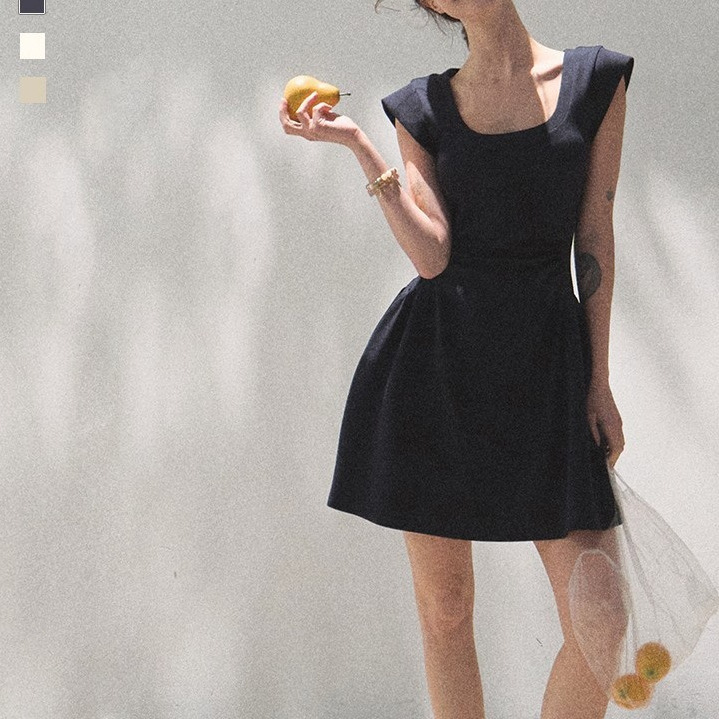 60 waxy air layer U-collar skin-friendly daily right-angle shoulder waist short small leg long dress 60 waxy air layer U-collar skin-friendly daily right-angle shoulder waist short small leg long dress