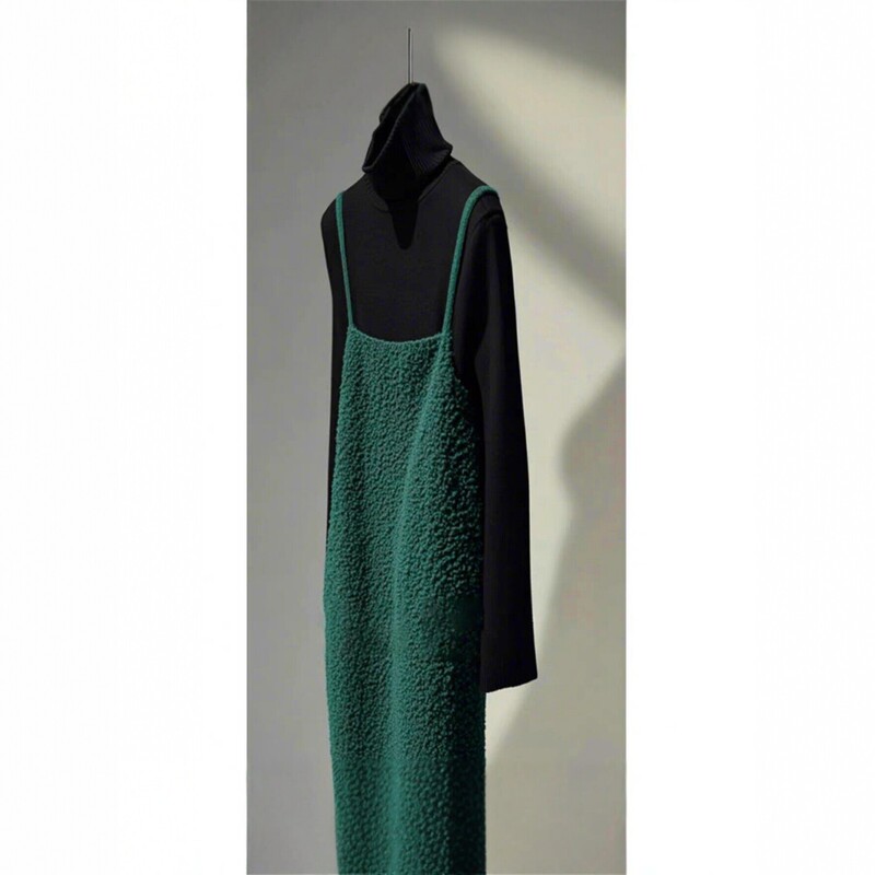 Green knitted vest dress for women, new autumn and winter sleeveless camisole dress, loose straight cut, elegant long sweater dress