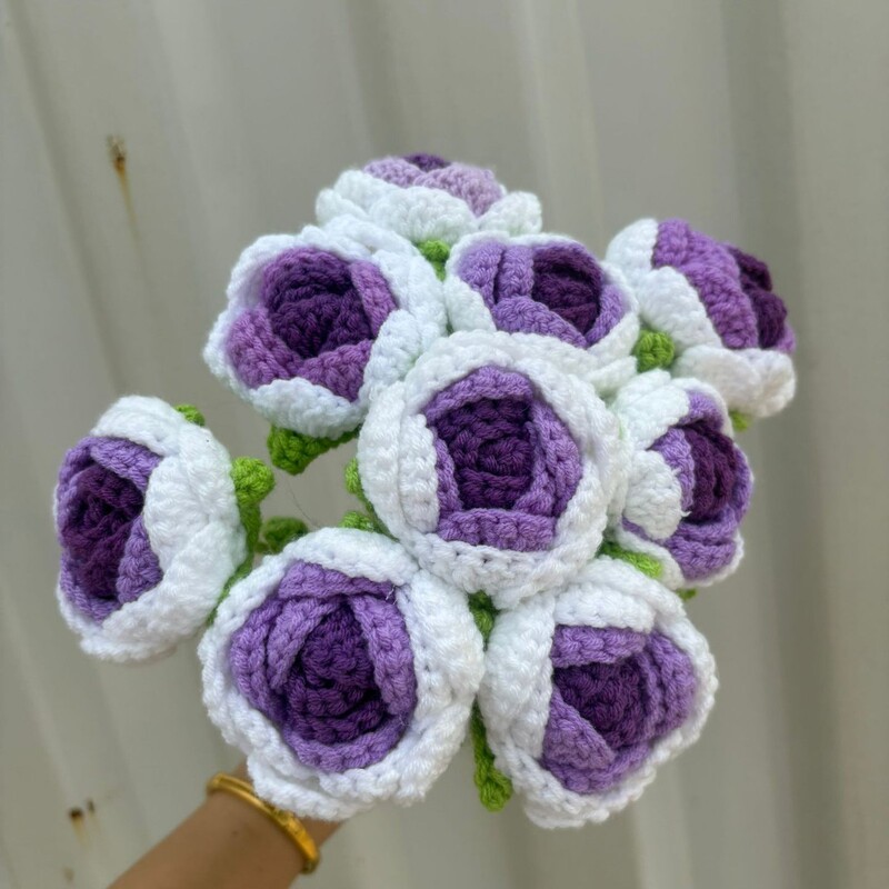 手作りのバラの花を編む手作りの花|undefined
