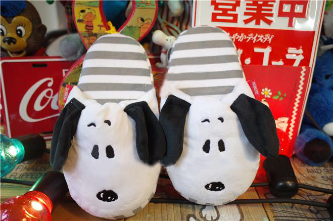 Cute Cartoon Big Snoopy Dogg Cotton Slippers Winter Warm Half-heeled Plush Slippers Couple's Home Cotton Shoes Cute Cartoon Big Snoopy Dogg Cotton Slippers Winter Warm Half-heeled Plush Slippers Couple's Home Cotton Shoes