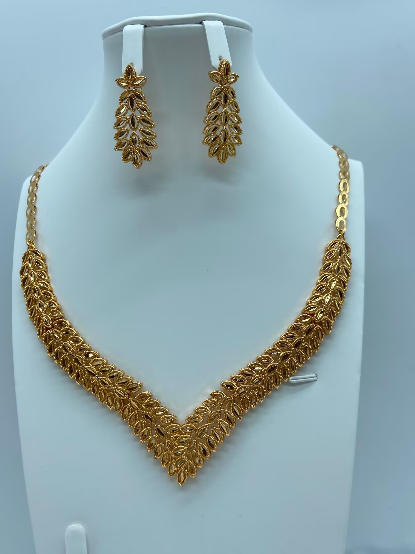 Transfronterizos de moda retro de Oriente Medio conjunto de joyería collar pendientes de boda banquete de bronce de lujo joyería dorada mujer