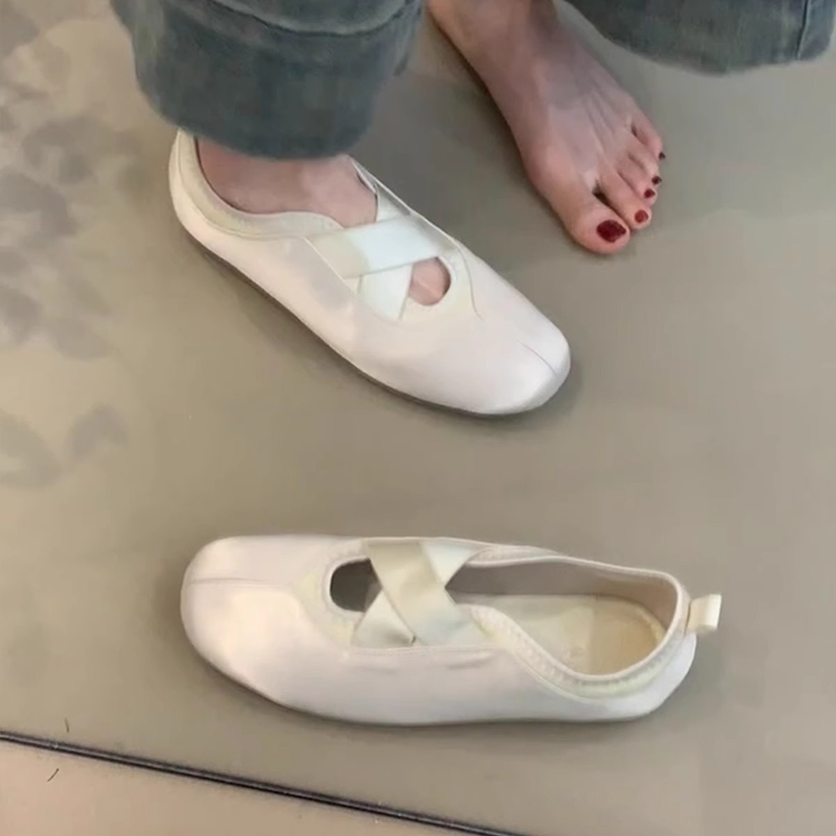白い