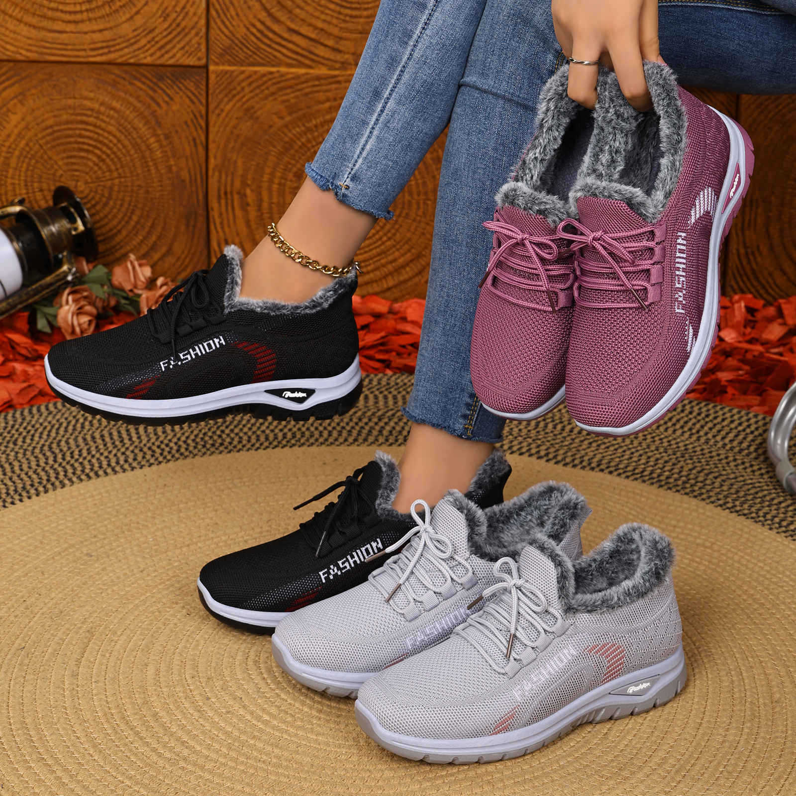 Zapatos de mujer de invierno transfronterizos de lana y calentamiento de algodón grueso botas de algodón de peluche de mediana edad y botas de madre ligeras y planas