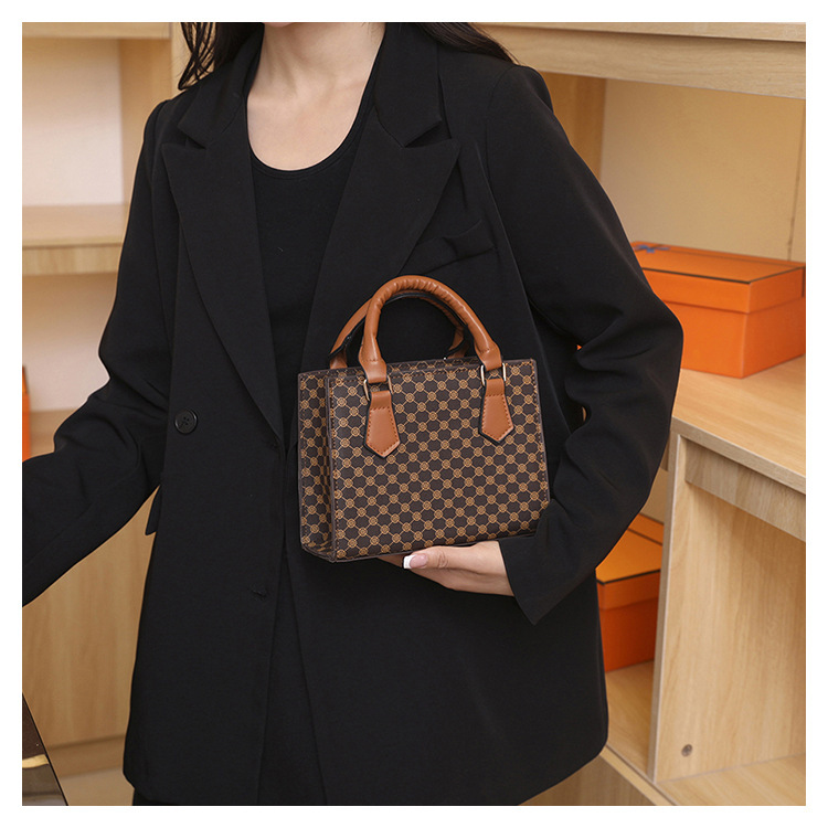 Retro Printed Tote Bag For Women Elegant Versatile Shoulder Bag_voghion.com