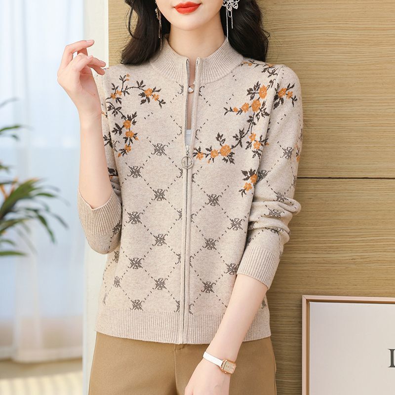 Sweater Women's Cardigan Women's Spring and Autumn New Thickened Knitted Cashmere Jacket Stylish Jacquard Loose Wool Top Sweater Women's Cardigan Women's Spring and Autumn New Thickened Knitted Cashmere Jacket Stylish Jacquard Loose Wool Top