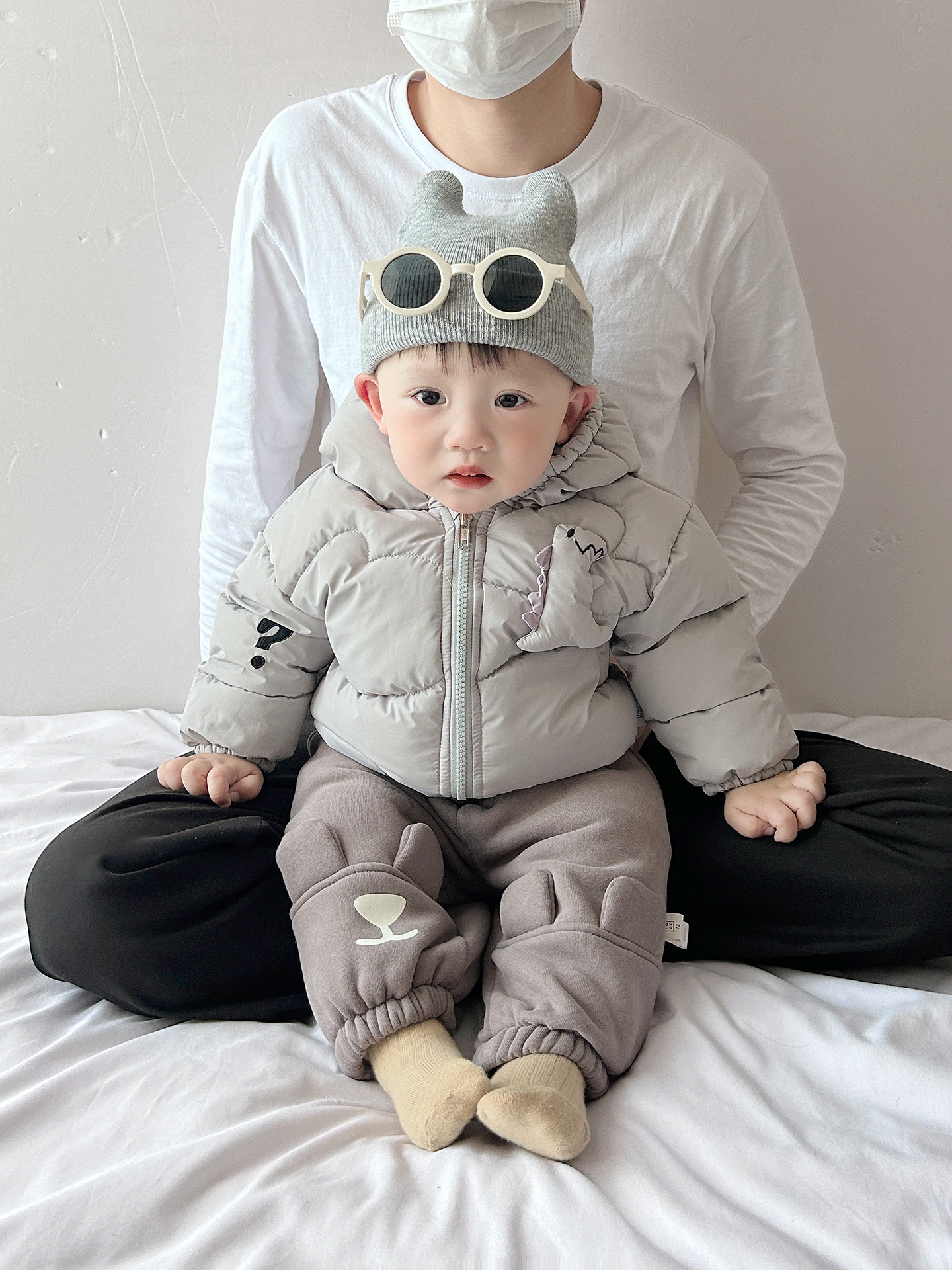 Invierno de bebés super lindos ropa de algodón lindos dibujos animados bebés engrosados chaqueta de algodón con capuz chaqueta de algodón cálida abrigo de pluma