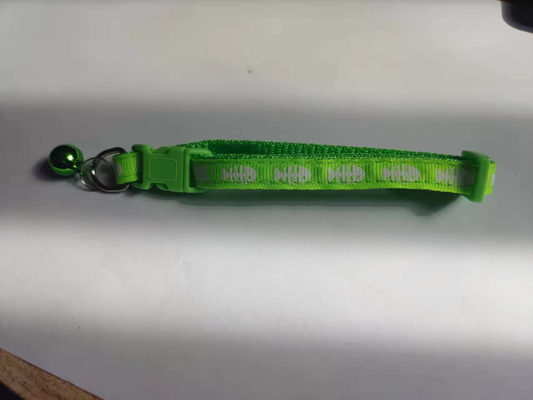 Peg Baby 1.0cm gato collar anti-perdida hueso de pescado collar de mascota campanas anti-perdida diseño