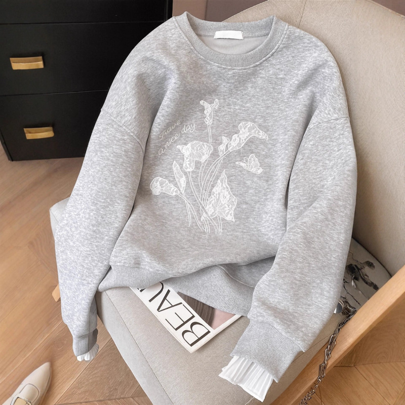 Plus Size 1.0-150kg Extra Large Spring and Autumn Embroidered Loose Casual Sweatshirt for Women, Korean Style Lace Fashion Patchwork Top