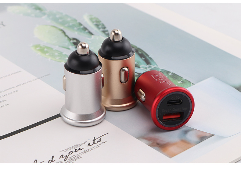 Popular Car Charger Pd Dual Port Output Fast Charging Pd+Qc3.0 Car Fast Charging Metal Body with Ambient Light