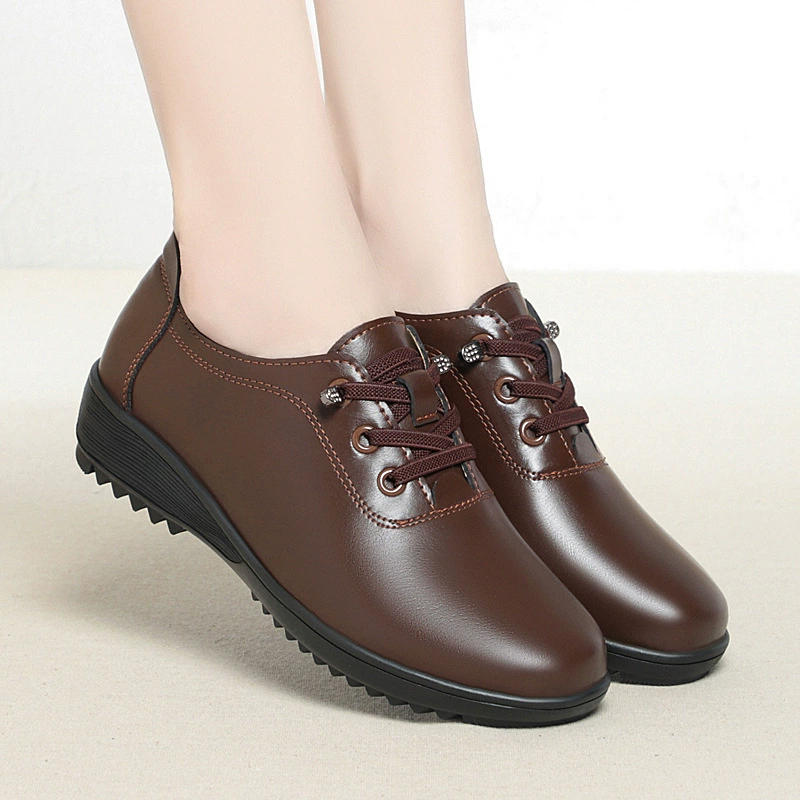 Весенне-осенняя женская обувь для мам Мягкая кожаная подошва Удобная кожаная обувь на шнуровке Нескользящая обувь для пожилых людей Супер мягкая плоская подошва для среднего и пожилого возраста