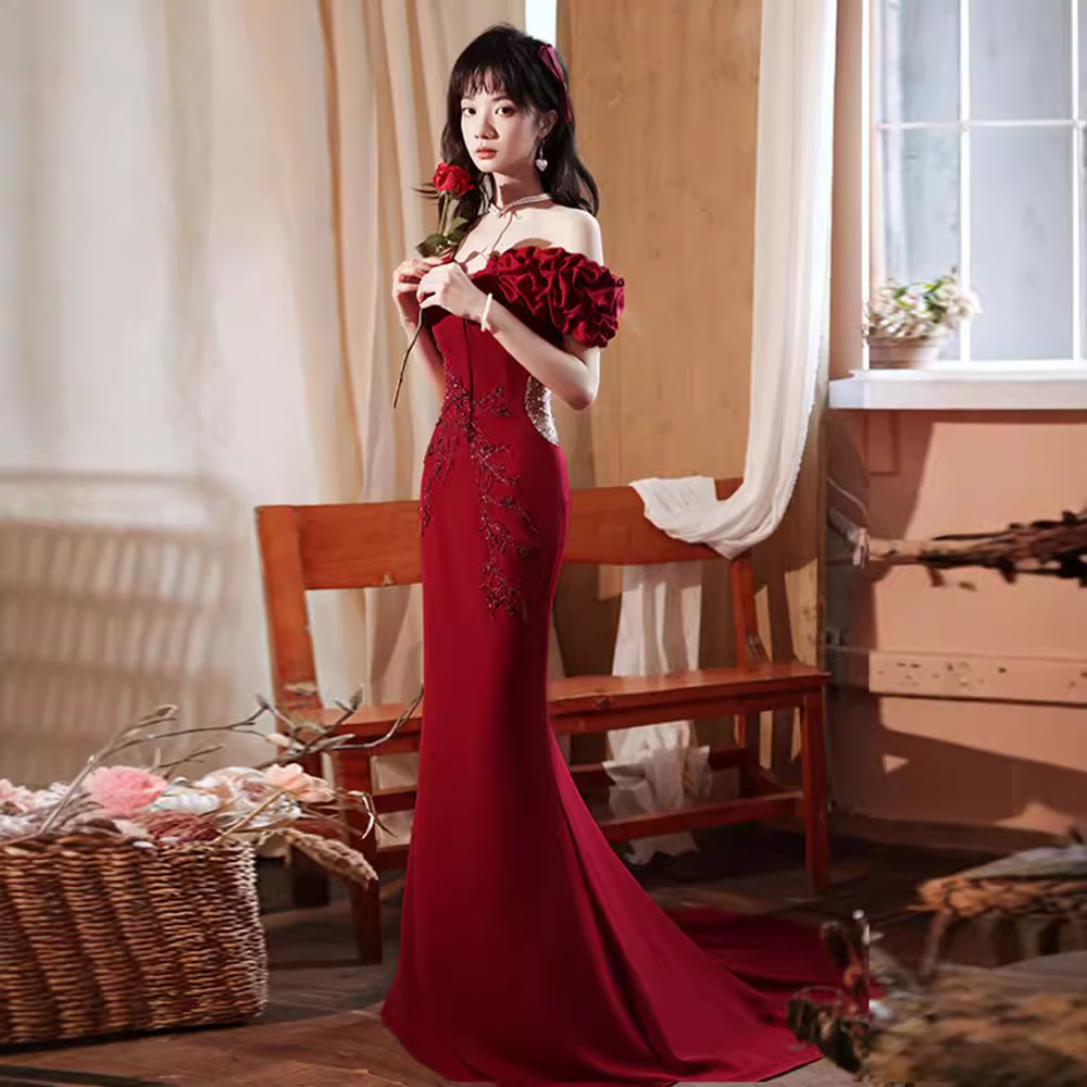 Vestido Borgoña de Lujo Ligero, Estilo 2025, Un Hombro, Falda de Cola de Pez, Elegante y Sofisticado, Vestido de Noche para Novia