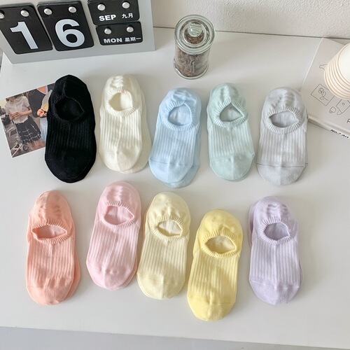 Spring and summer new style Morandi cute shallow mouth invisible boat socks versatile smiling face silicone non-slip summer women's socks wholesale
