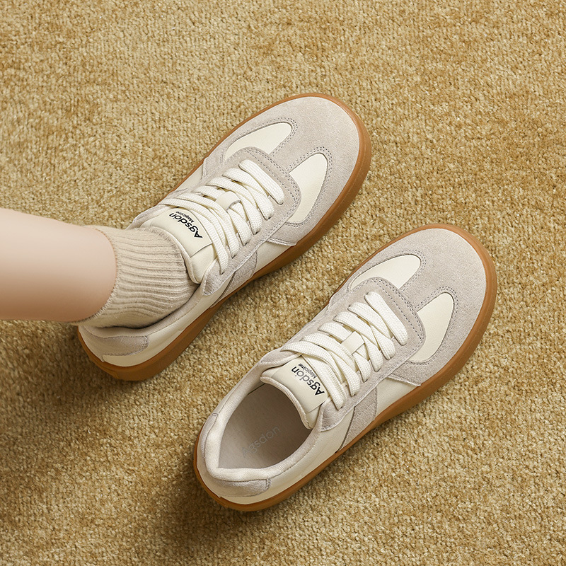 Zapatos de invierno 2025 nuevos zapatos de skate plano grueso y zapatos blancos de estudiantes de lana