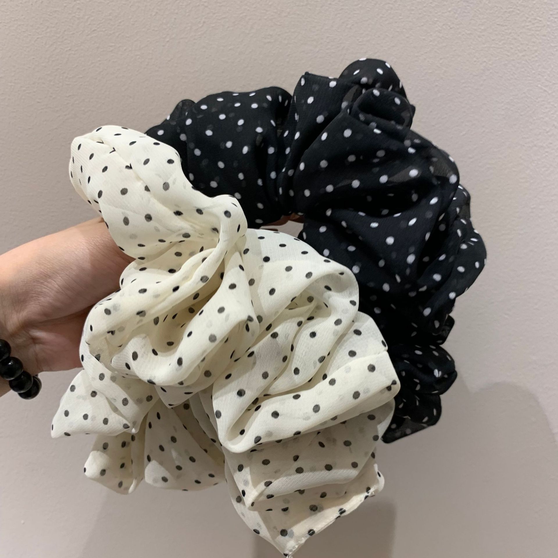 Scrunchie a pois stile coreano in garza per chignon grande_voghion.com