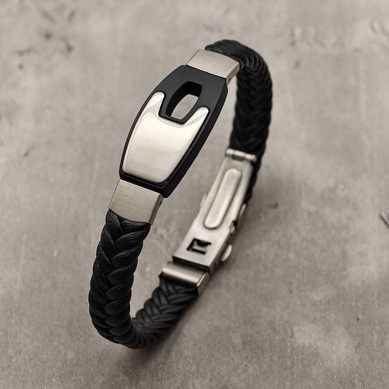 Source Factory Cross-Border Foreign Trade European and American Fashion Men's Stainless Steel Bracelet with Engraving Options, New Style Dog Head Bracelet Source Factory Cross-Border Foreign Trade European and American Fashion Men's Stainless Steel Bracelet with Engraving Options, New Style Dog Head Bracelet