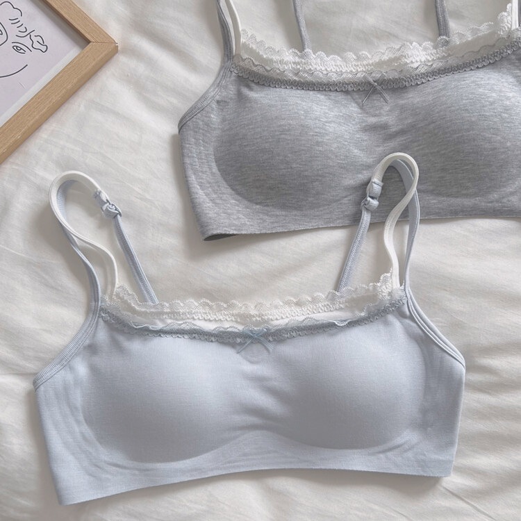 Original Japanese-style double-strap lace bra for women, designed to enhance small busts, gather side breasts, prevent sagging, and features a seamless French-style design Original Japanese-style double-strap lace bra for women, designed to enhance small busts, gather side breasts, prevent sagging, and features a seamless French-style design