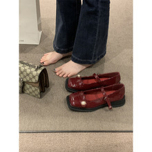 紅色瑪麗珍鞋女鞋子2023年春秋新款粗跟方頭淺口法式晚風中跟單鞋