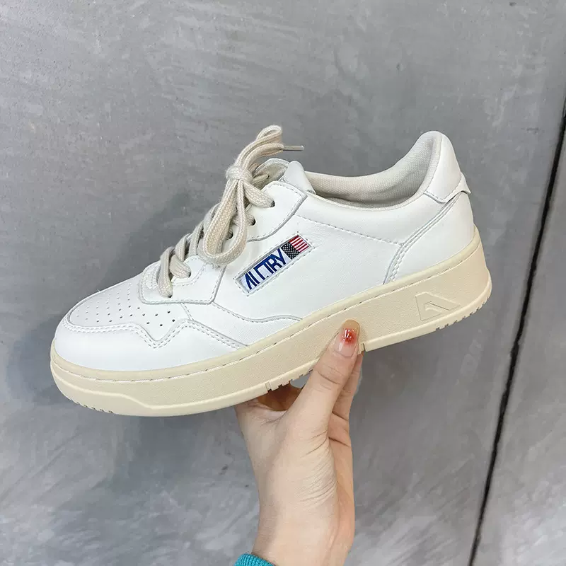 现货真皮小白鞋女2022新秋冬苏茵同款圆头复古运动老爹板鞋女加绒