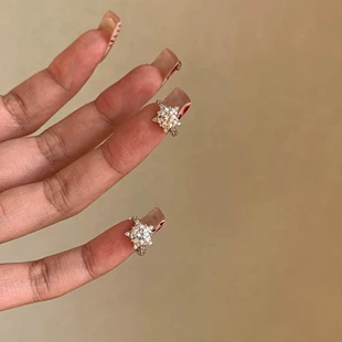 Серьги-кольца из серебра 925 со звёздами и фианитами