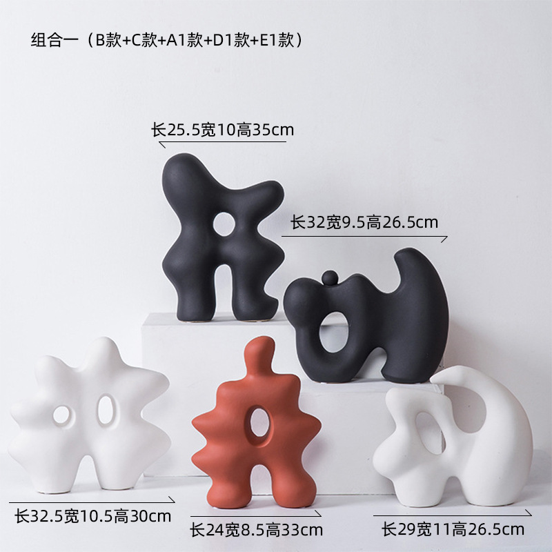 リビングルームの置物は軽くて豪華で高級な雰囲気のお酒棚の装飾品です。