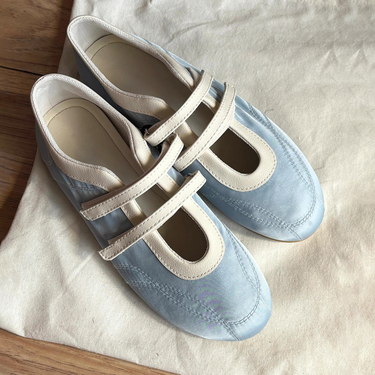 Versión de piel de oveja ~ Velcro boca baja deportivo zapatos de ballet planos moda femenina todo fósforo azul cuero zapatos Mary Jane