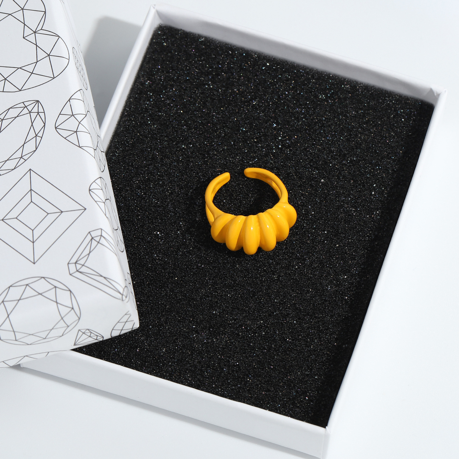 simple geometry alloy spray paint ring