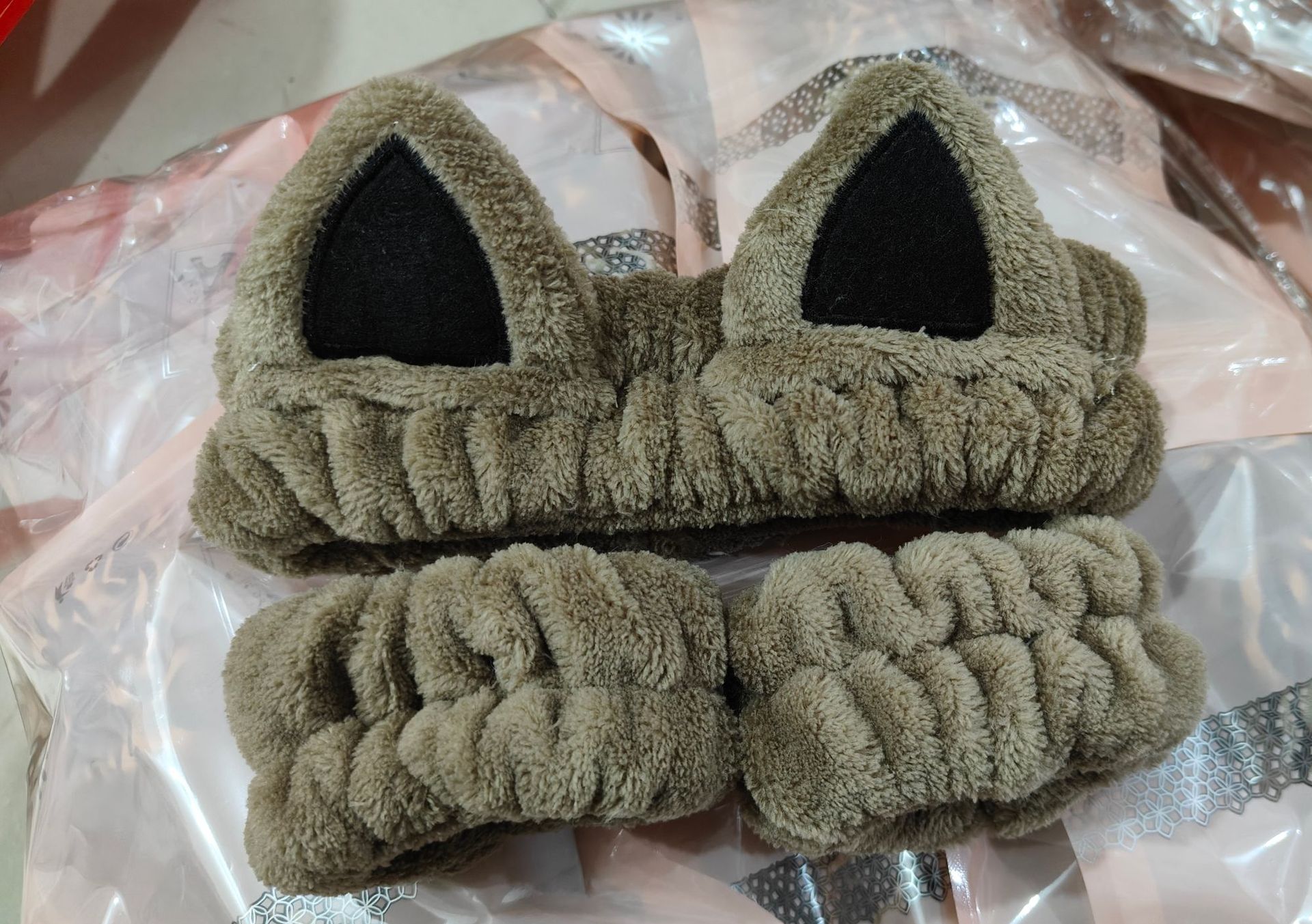 Otoño y invierno nuevo super lindos dibujos animados animal correa de cabello conjunto de correa de muñeca a prueba de humedad presión protector de cabello de muñeca lavado de la cara accesorios de cabello al por mayor