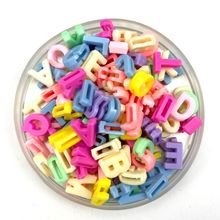 亚克力彩色树脂字母扁珠平孔卡通26个英文横孔字母珠串珠DIY饰品
