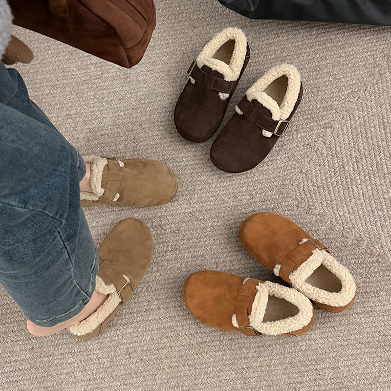 Todos los tipos de retro y terciopelo aumentan la altura interior de los zapatos de botón plano para mujeres 2025 nuevo otoño y invierno aumentan la altura de los zapatos de lana suave