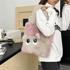 钥匙扣;女士斜挎包;成人帽