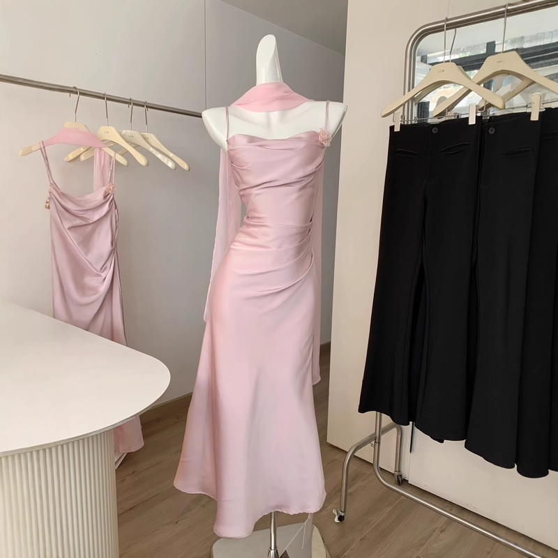 "Xinxing" Parisian-Style French Strapless Satin Dress for Women, Mermaid Silhouette, Elegant Waist-Cinching Long Gown "Xinxing" Parisian-Style French Strapless Satin Dress for Women, Mermaid Silhouette, Elegant Waist-Cinching Long Gown