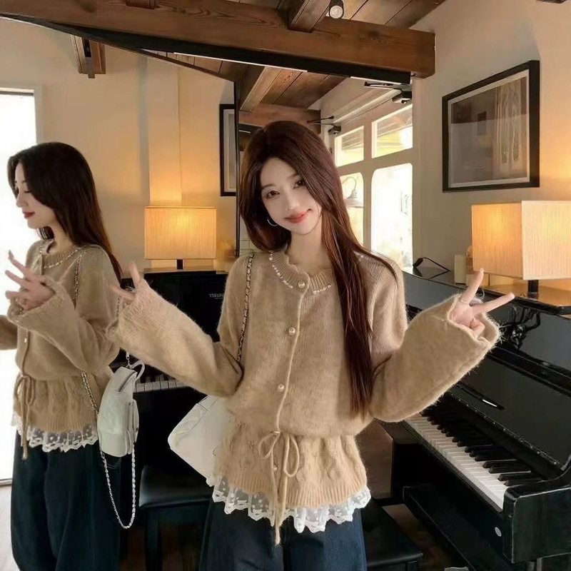 2026 New Autumn and Winter Style Beaded Waist-Cinching Lace Patchwork Fashionable Knit Cardigan, Loose and Sweet Gentle Style 2026 New Autumn and Winter Style Beaded Waist-Cinching Lace Patchwork Fashionable Knit Cardigan, Loose and Sweet Gentle Style