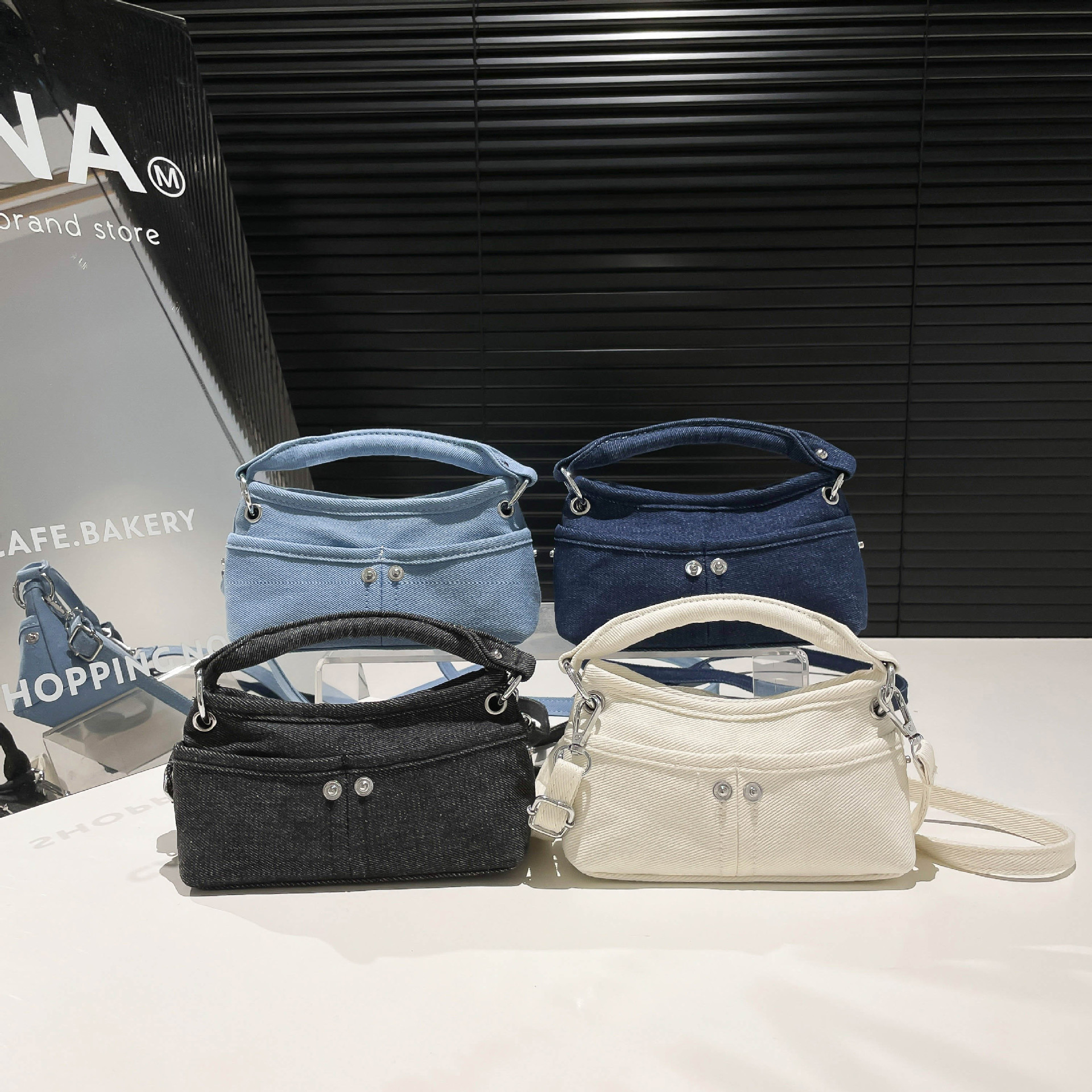 Hong Kong estilo retro bolso denim mujer verano 2026 nuevo estilo casual versátil sensación diaria de hombro mochila