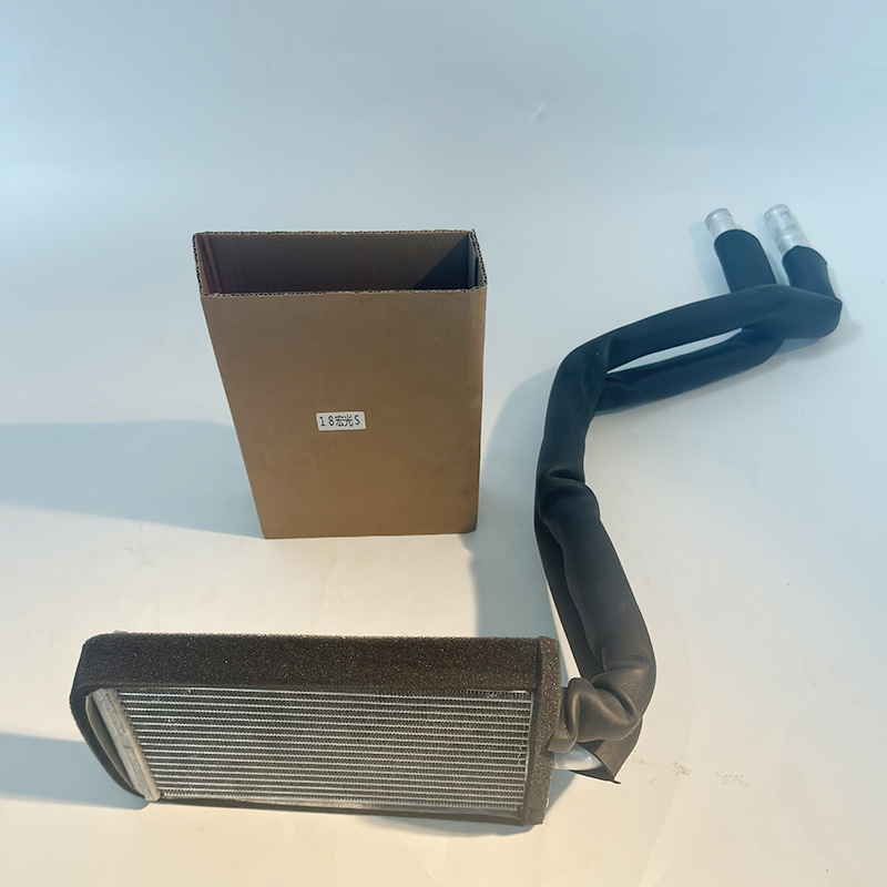 Applicable to 18 Hongguang S warm air small water tank assembly radiator assembly warm air small water tank in stock wholesale