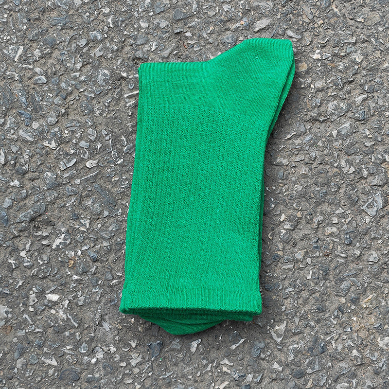Calcetines de mujer para primavera y otoño, calcetines de algodón de color liso, versátiles y a la moda, calcetines holgados, calcetines de longitud media, calcetines deportivos que absorben el sudor, venta al por mayor.
