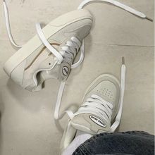 美拉德日系复古翻毛皮低帮板鞋轻便透气超火百搭情侣休闲鞋子