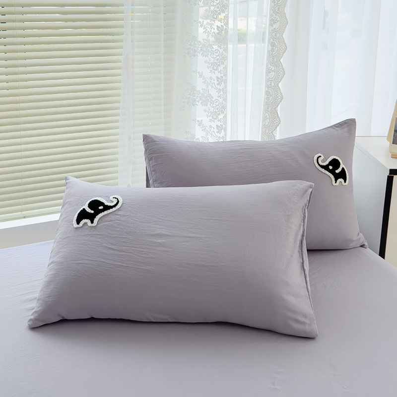 Cama de algodón lavado de cuatro piezas ins lindo toalla de dibujos animados bordado sábana funda edredón cubierta dormitorio de estudiantes traje de tres piezas