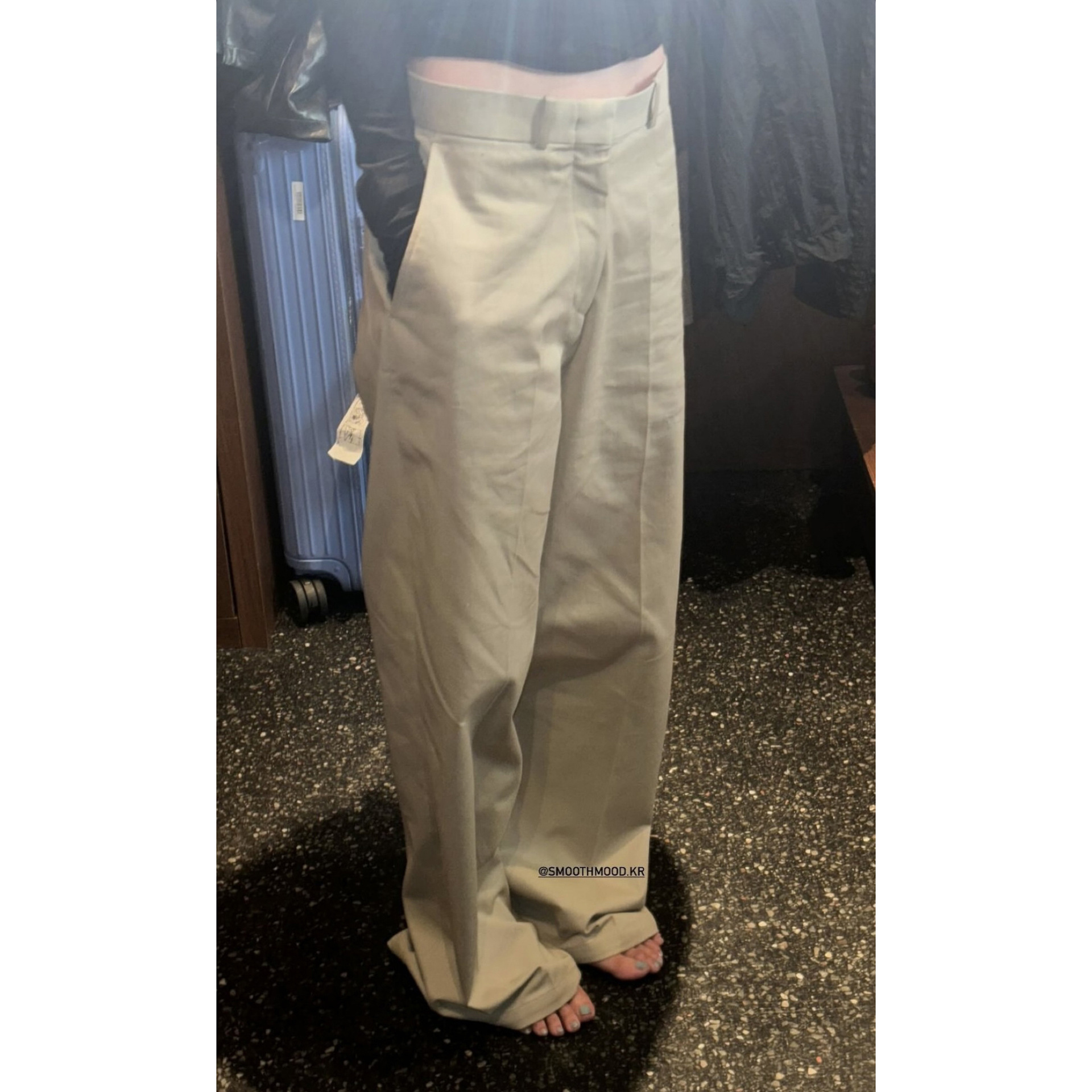 (2개) 2024 년 가을 새 한국 디자이너 SMO * THMOOD PLEATED COTTON 스트레이트 캐주얼 팬츠로 돌아 가기
