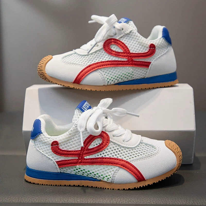 Детская спортивная обувь, туфли с дышащей сеткой для мальчиков и девочек, новые летние модные туфли Forrest Gump, студенческие кроссовки на нескользящей мягкой подошве.