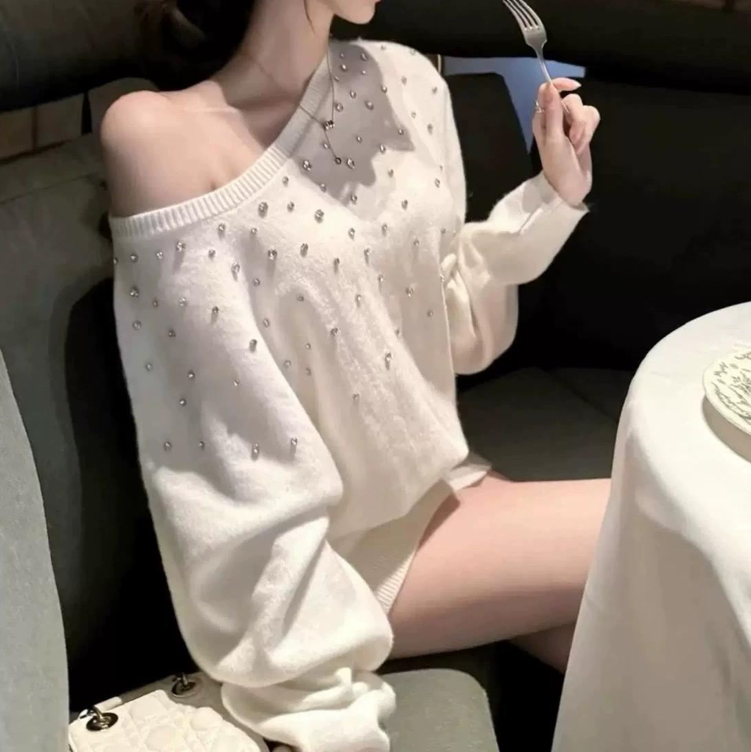 Французское асимметричное белое трикотажное платье на одно плечо для женщин осенью и зимой, облегающий свитер, юбка, закрывающая бедра, короткая юбка