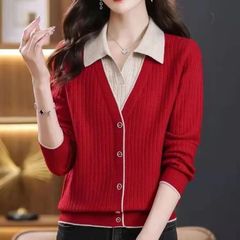 秋冬の襟をめくって、長袖の高品質の韓国版の気質のニットの長袖のセーターの女性をつなぎ合わせます。
