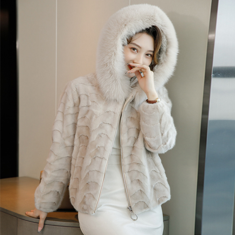 Haining Mink Fur Coat for Women, Short Winter Style with Hood, Fox Fur Collar, Mink Fur Coat for Women, 2025 New Style, Trendy Fur