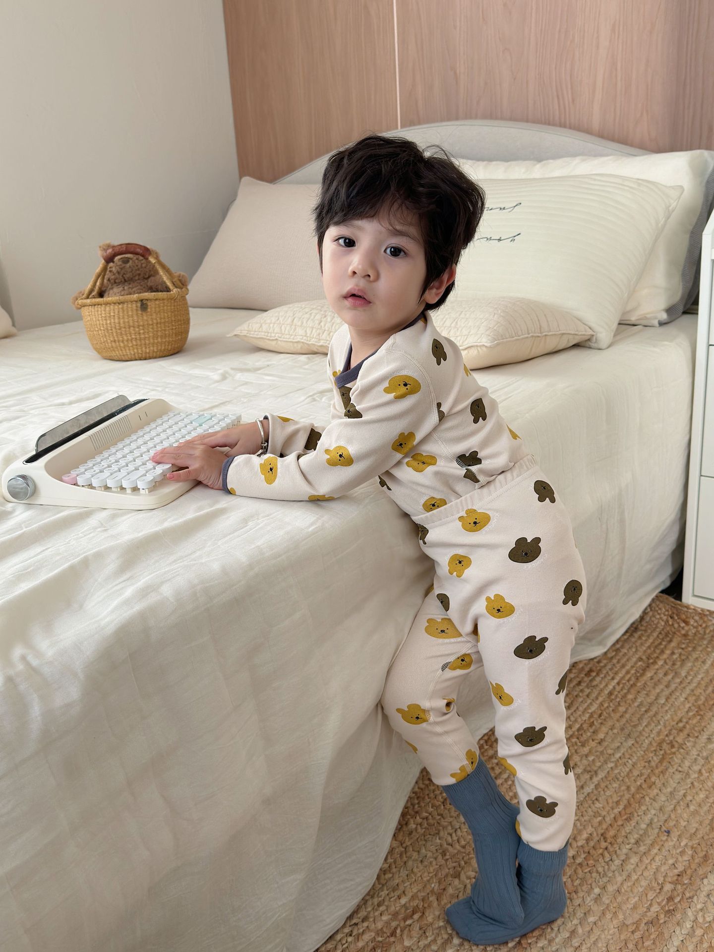 63DE97BA-6566-45C8-B685-874FE2