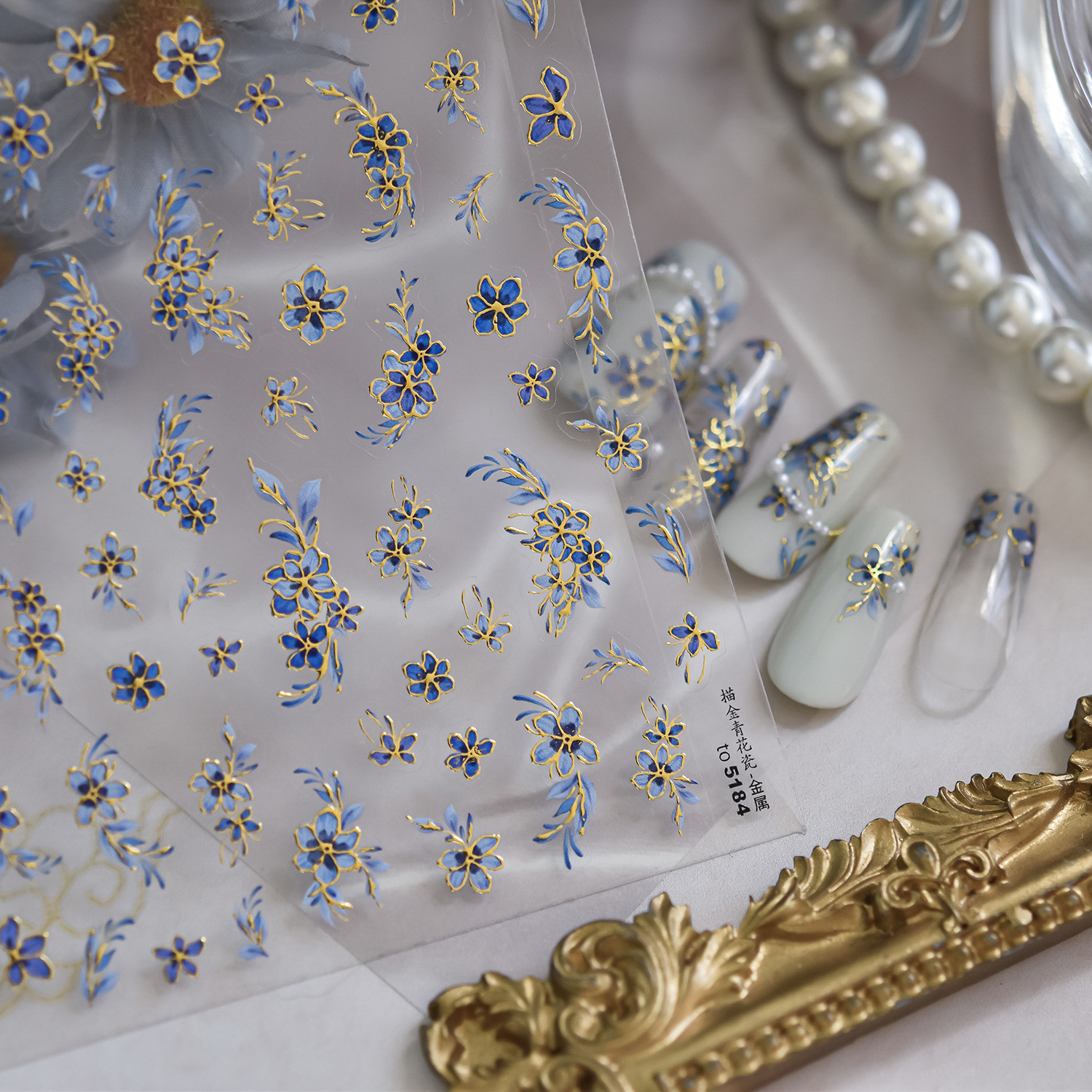 Nuevas pegatinas de uñas de bronceado tridimensional chino retro nicho pegatinas de uñas estilo chino pegatinas de porcelana azul y blanca de oro al por mayor