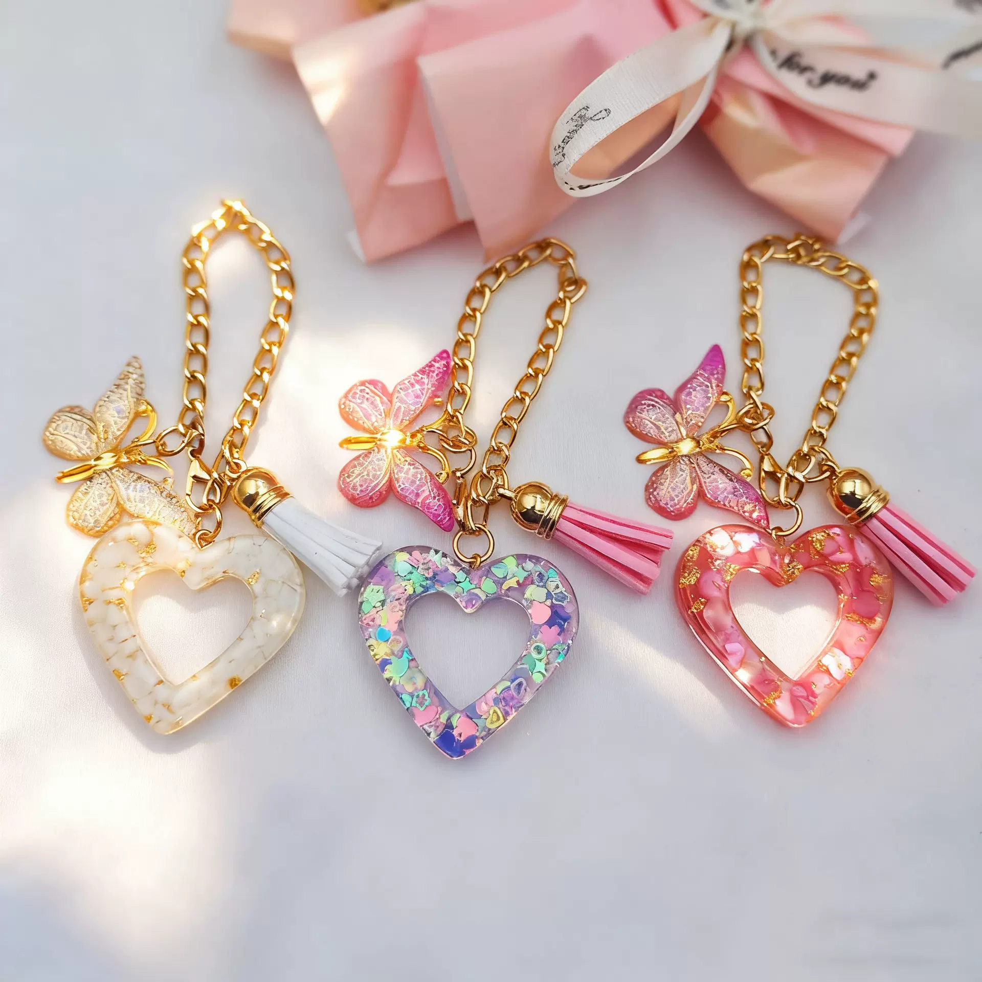 亚马逊史丹利镂空爱心杯链钥匙扣树脂亮片水晶石匙链水杯包包挂件
