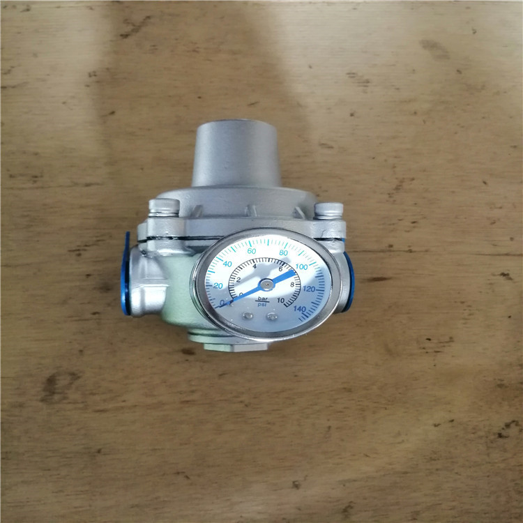 带压力表自来水管道支管减压阀 YZ11X-10P YZ11X-16P 调压阀 DN32